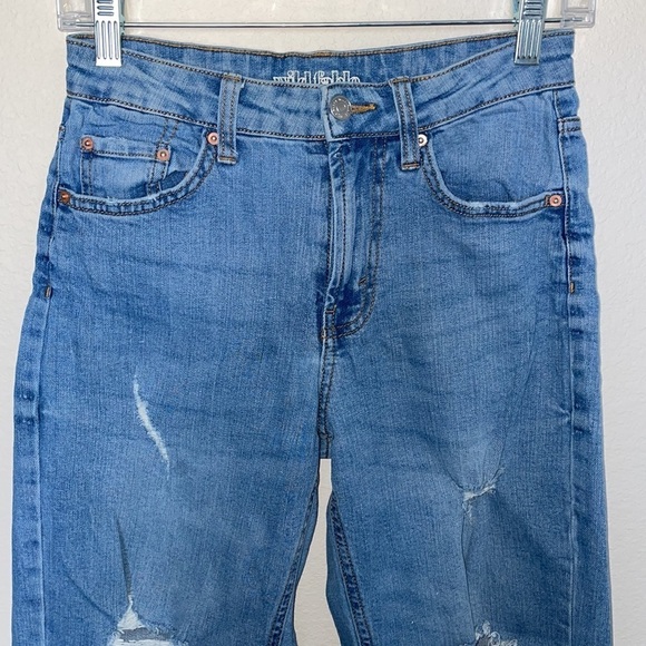 WILD FABLE cropped distressed ripped blue jeans in women’s size 00 - Picture 3 of 8